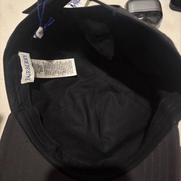 Brand New Authentic Burberry cap - Picture 5 of 8